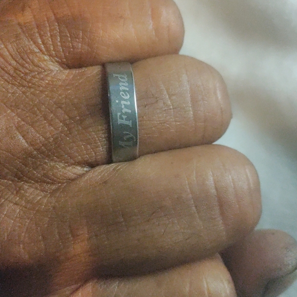 A man's Ring band in size 11 1/2 - Picture 4 of 6